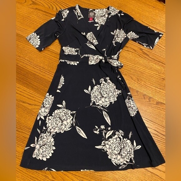 Vince Camuto Navy Floral Stretchy Short Sleeve Wrapped Tea Cocktail Dress - Picture 5 of 14